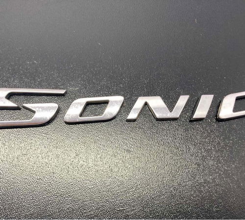 Emblema Sonic Capo Traseiro Gm Sonic 201...