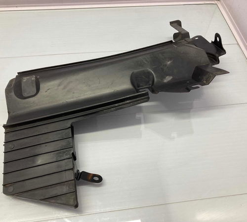 Defletor Radiador Lado Direito Nissan Tiida 2013