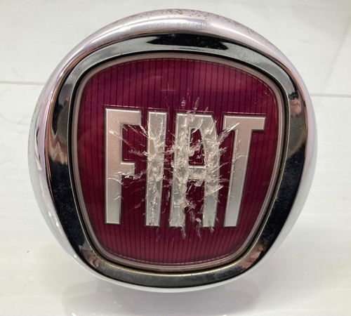 Emblema Maçaneta Capo Traseiro C/detalhe Fiat Palio 2013