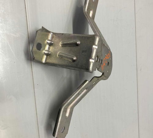 Suporte Miolo Fechadura Capô Traseiro Fiat Palio 2013