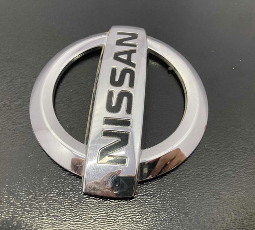 Emblema Nissan Capo Traseiro Nissan Tiida 2010