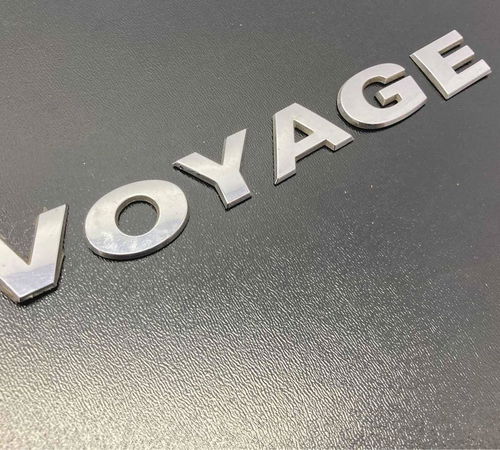 Emblema Voyage Capô Traseiro Vw Voyage G6