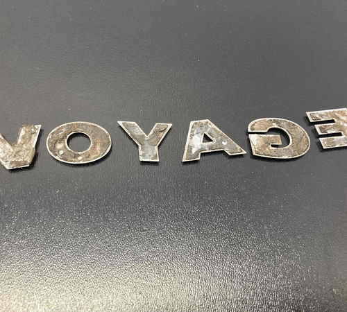 Emblema Voyage Capô Traseiro Vw Voyage G6