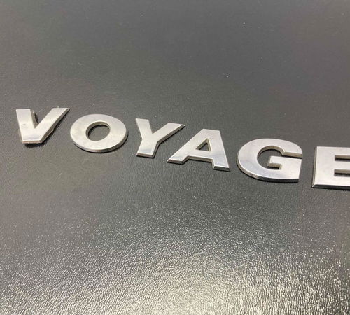 Emblema Voyage Capô Traseiro Vw Voyage G6
