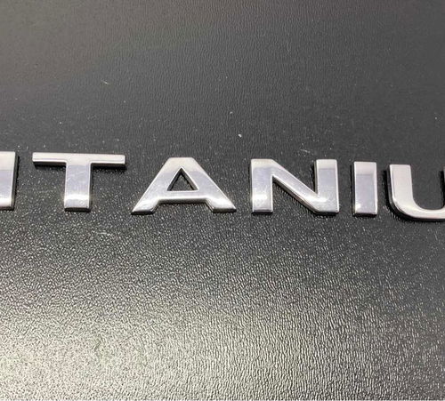 Emblema Titanium Capô Traseiro Fiat Gra...