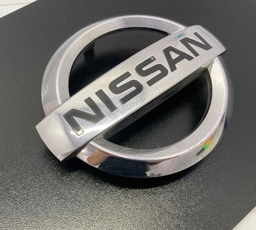 Emblema Grande Dianteira Nissan Versa 2017
