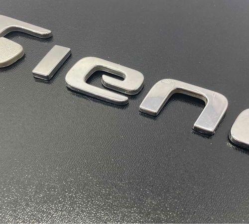 Emblema Siena Capô Traseiro Fiat Grand Siena 2013