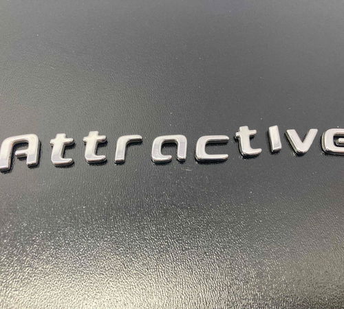 Emblema Attractive Capô Traseiro Fiat  Grand Siena 2013
