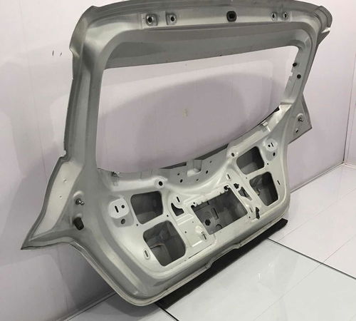 Capô Tampa Traseira Chevrolet Onix 2013/2018 Com Furo Miolo
