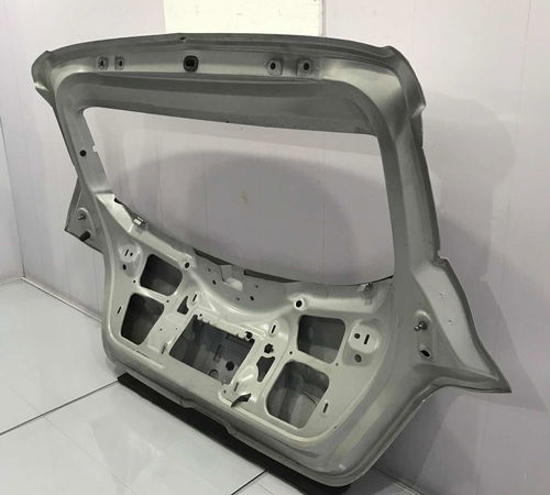 Capô Tampa Traseira Chevrolet Onix 2013/2018 Com Furo Miolo