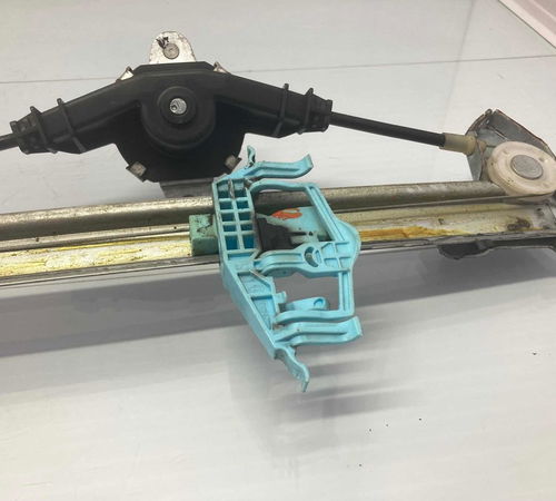 Máquina Vidro Manual Porta Tras. Esq Fiat Vivace 2010/2014