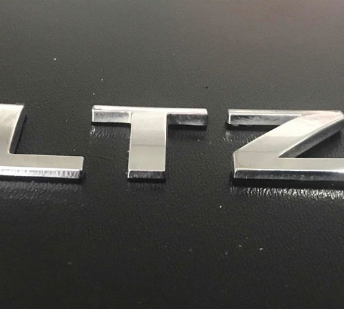 Emblema Ltz Capô Traseiro Chevrolet Cobalt 2015