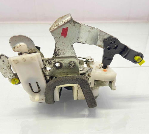 Fechadura Manual Traseira Esq Toyota Etios 2013/2021