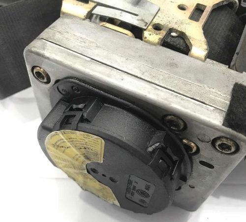 Cinto Segurança C/detalhe Dianteiro Esquerdo Vw Golf Sr 2002