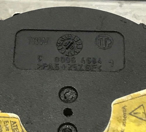 Cinto Segurança C/detalhe Dianteiro Esquerdo Vw Golf Sr 2002