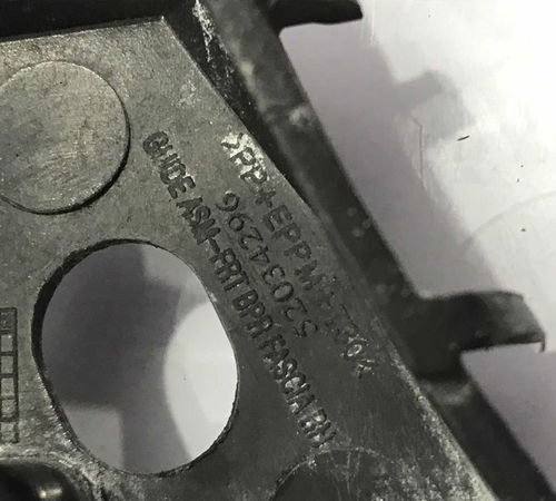 Guia Pára-choque Dianteiro Direito Chevrolet Cobalt  2013/17