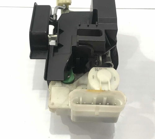 Fechadura Porta Dianteira Direita Fiat Strada 2020
