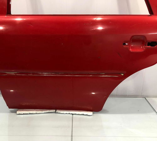 Porta Traseira Esquerda Volkswagen Gol G3/g4 Com Detalhes
