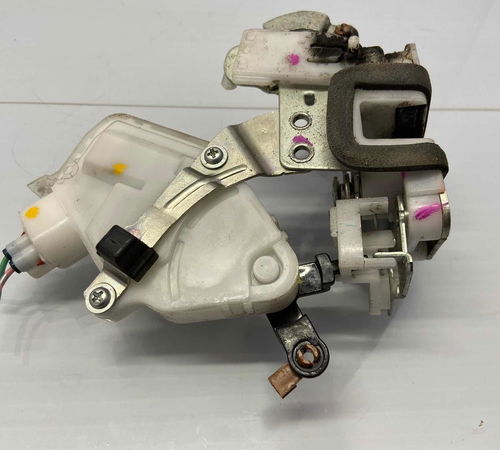 Fechadura Porta Tras. Direita Toyota Etios Hatch 2013/2021