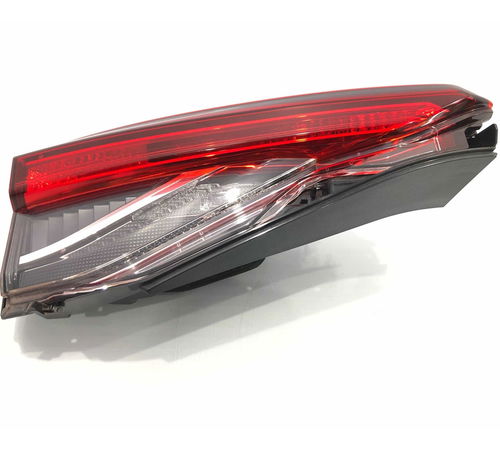 Lanterna Esquerda Capô Traseiro Toyota Corolla 2020/2021