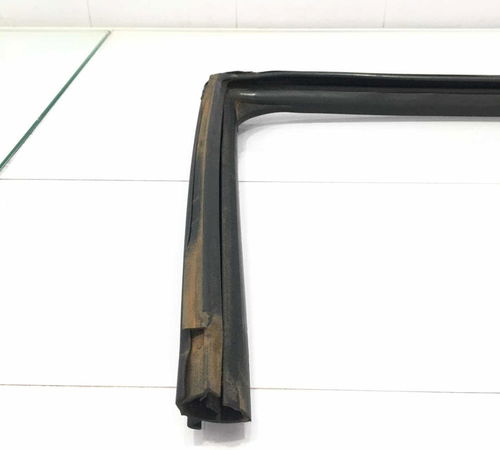 Borracha Canaleta Traseira Direita Chevrolet Sonic 2012/2014