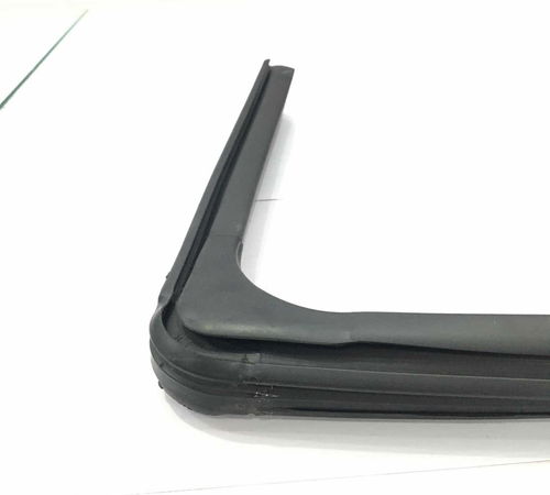 Borracha Canaleta Traseira Direita Chevrolet Sonic 2012/2014
