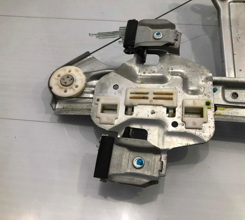 Máquina De Vidro Traseira Direita Manual Gm Agile 2008-2016