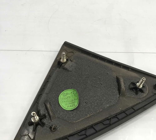 Acabamento Externo Traseiro Direito Chevrolet Cobalt 2013