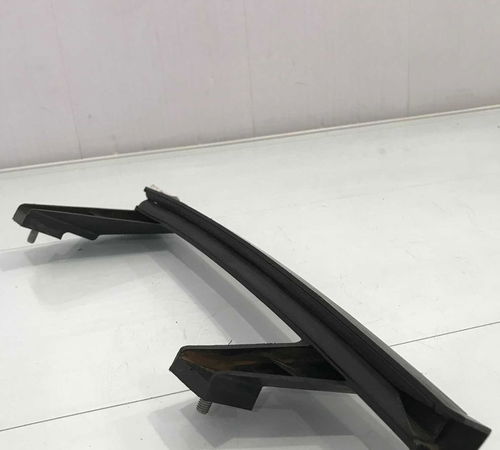 Guia Da Canaleta Traseiro Direito Chevrolet Sonic 2012-2014