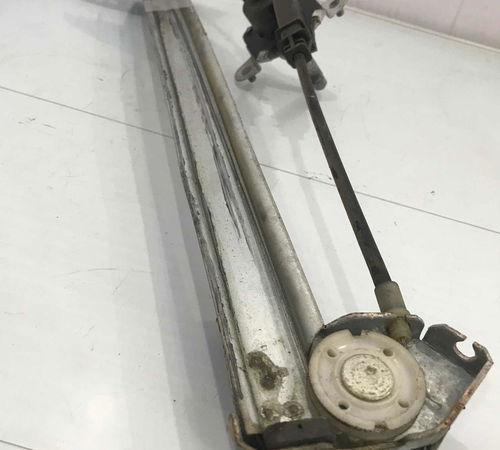 Máquina De Vidro Traseira Direita Manual Fiat Vivace