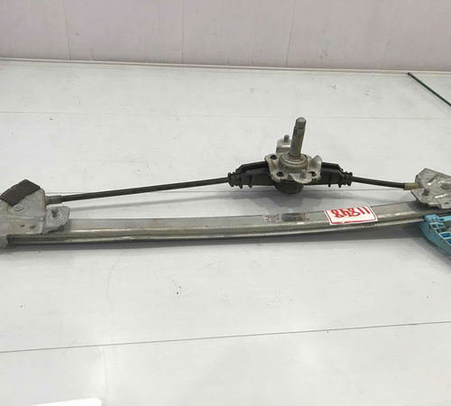 Máquina De Vidro Traseira Direita Manual Fiat Vivace