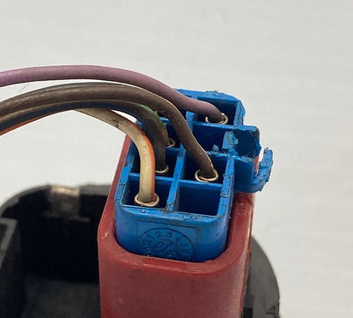 Botão Comando Vidro C/detalhe Lado Direito Ford Ka 2012