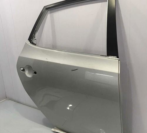 Porta Traseira Direita Hyundai I30 2009/2013 Com Detalhe