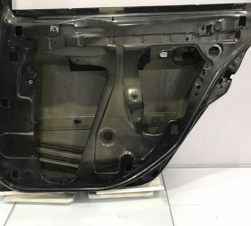 Porta Traseira Direita Renault Megane Sedan 06/12 Com Detalh