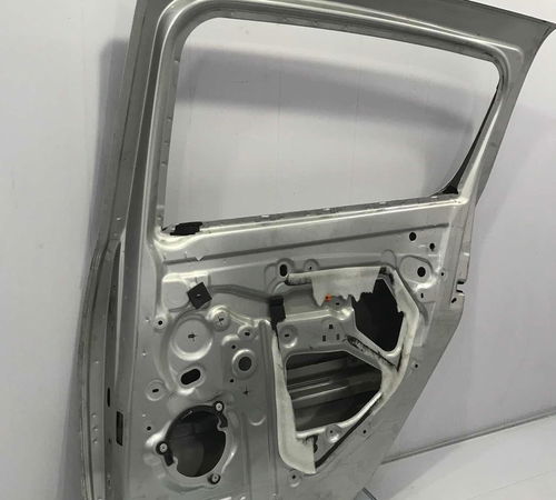 Porta Traseira Direita Renault Sandero 15/19 Com Detalhe