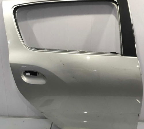 Porta Traseira Direita Renault Sandero 15/19 Com Detalhe