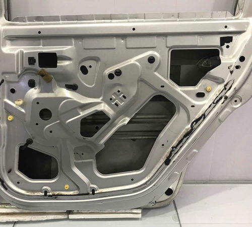 Porta Traseira Direita Renault Logan 2010/2013 Com Detalhes