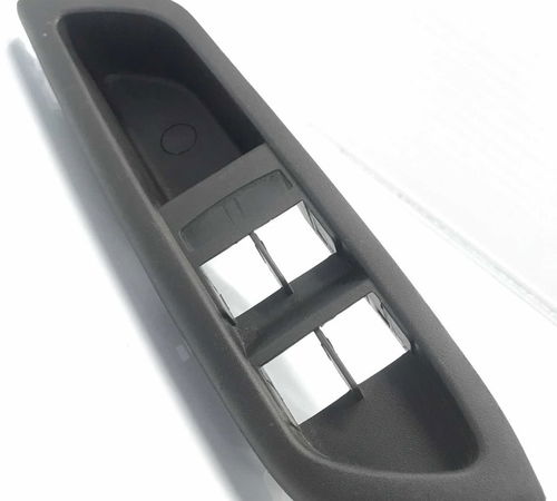 Moldura Comando Vidros Elétricos Chevrolet Onix 2017/2019