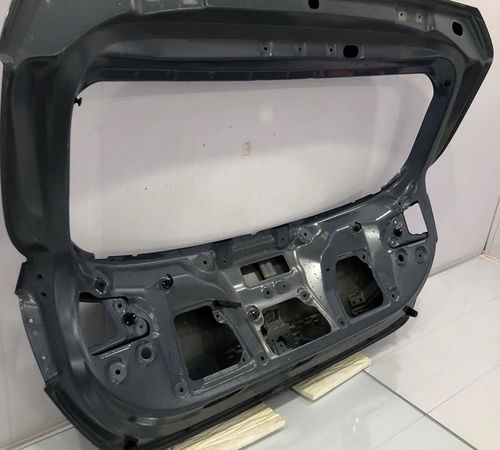 Capo Tampa Traseira Hyundai Hb20 Hatch 2013/18 Com Detalhe 