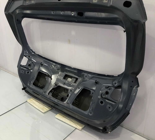 Capo Tampa Traseira Hyundai Hb20 Hatch 2013/18 Com Detalhe 