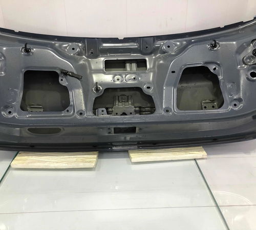 Capo Tampa Traseira Hyundai Hb20 Hatch 2013/18 Com Detalhe 