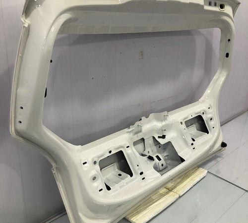 Capo Tampa Traseira Volkswagen Up 2015/2019