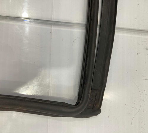 Borracha De Vedação Traseira Direita Ford New Fiesta Sedan