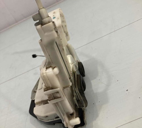 Fechadura Traseira Direita Volkswagen Voyage G5/g6 2013