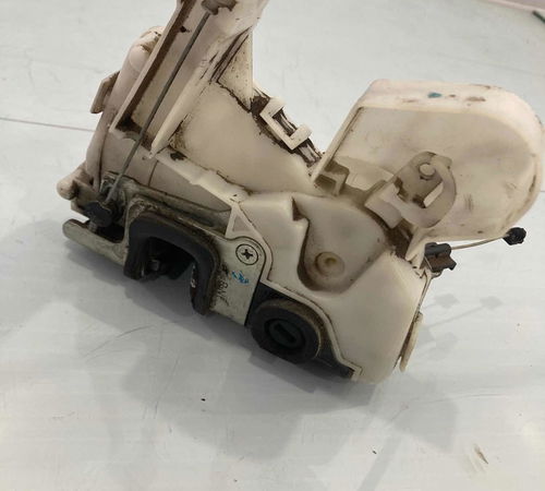 Fechadura Traseira Direita Volkswagen Voyage G5/g6 2013