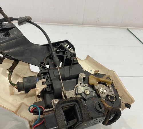 Fechadura Traseira Direita Volkswagen Polo Sedan 2012