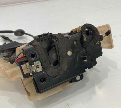 Fechadura Traseira Direita Volkswagen Polo Sedan 2012