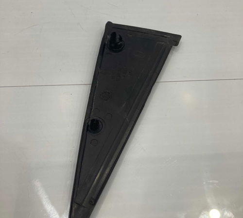 Acabamento Externo Traseiro Direito Gm Corsa Classic 00-10