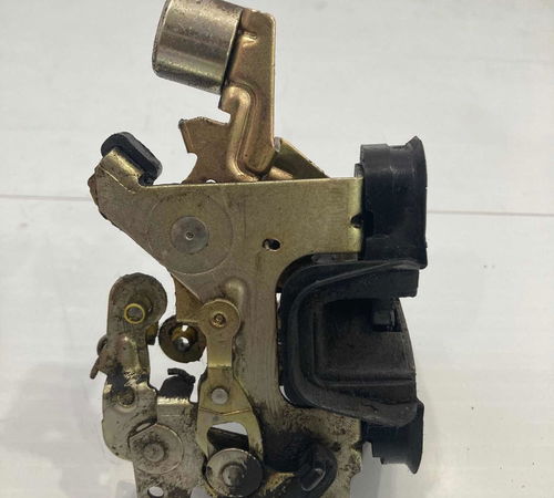 Fechadura Traseira Direita Chevrolet Corsa Classic 00/10