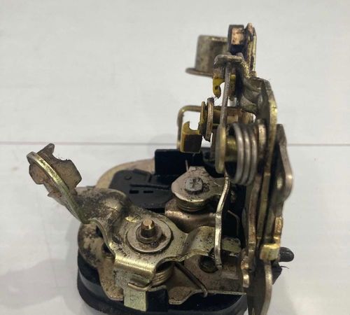 Fechadura Traseira Direita Chevrolet Corsa Classic 00/10